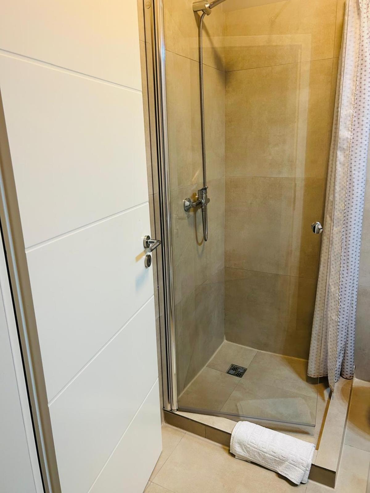 New House Sibiu Hotell Exteriör bild