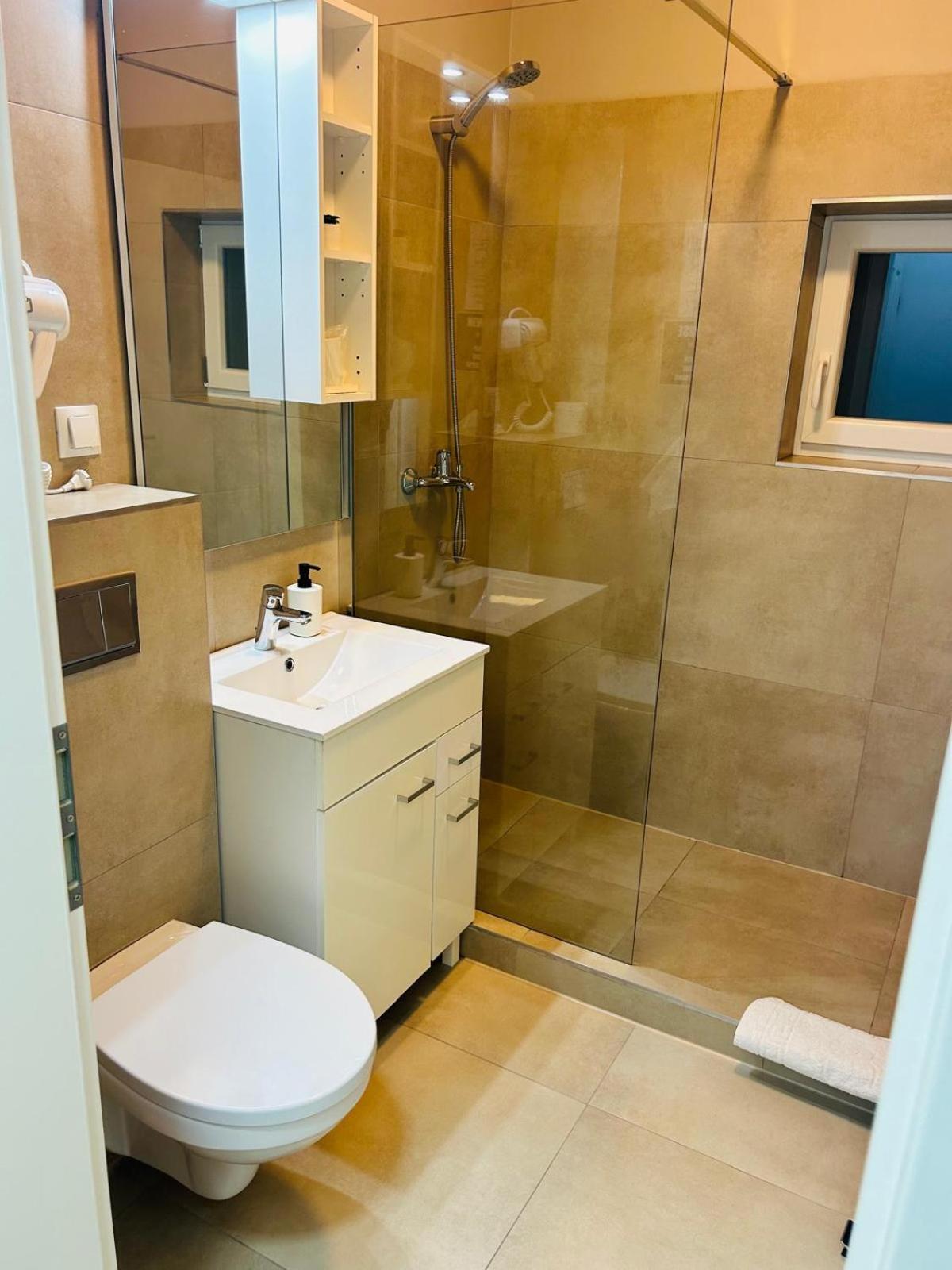 New House Sibiu Hotell Exteriör bild