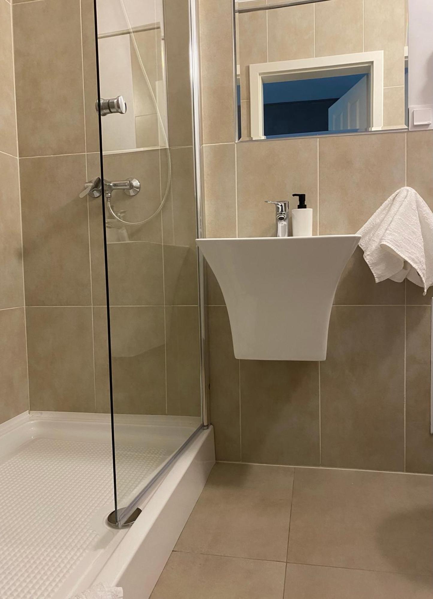 New House Sibiu Hotell Exteriör bild