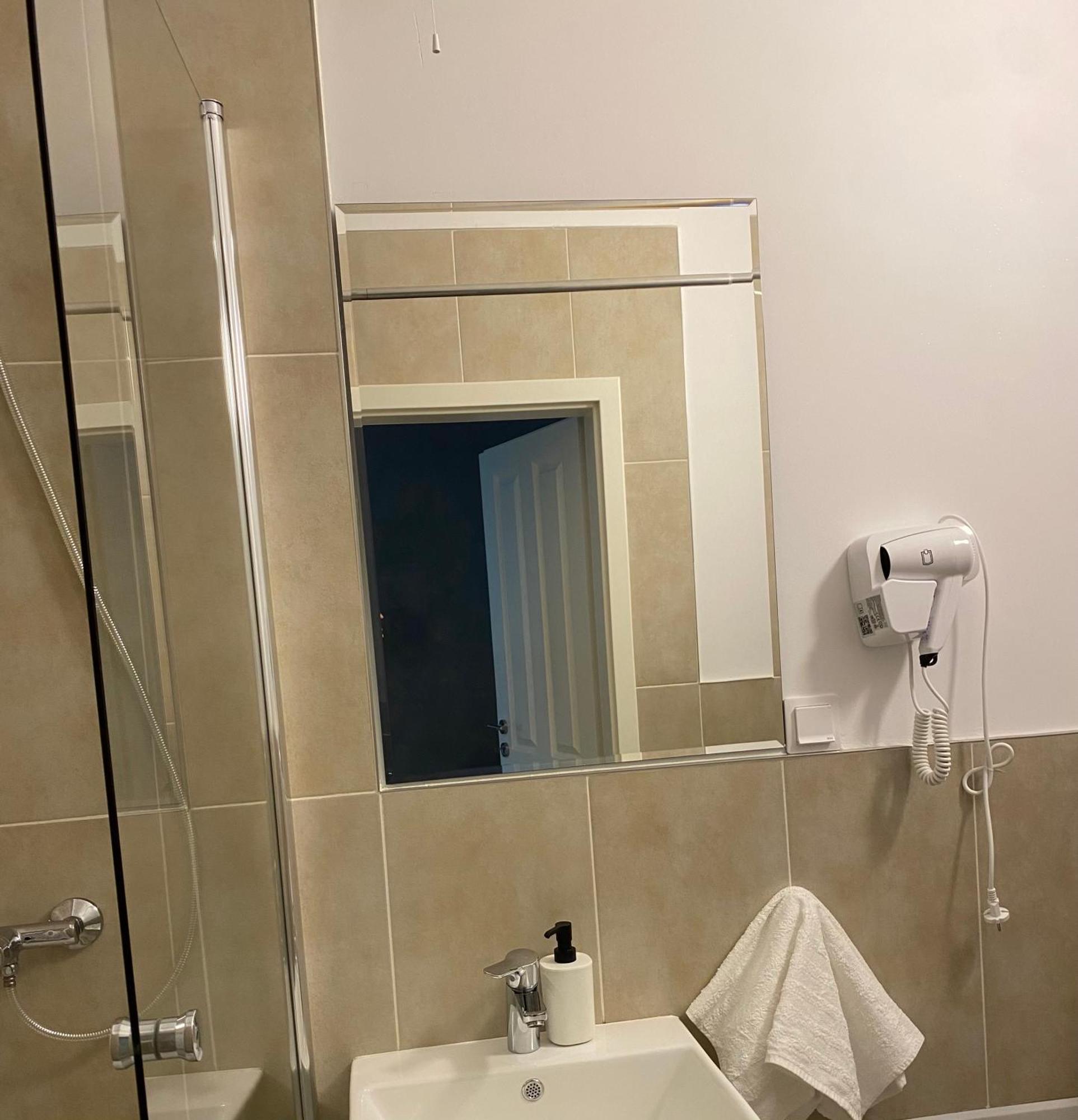 New House Sibiu Hotell Exteriör bild