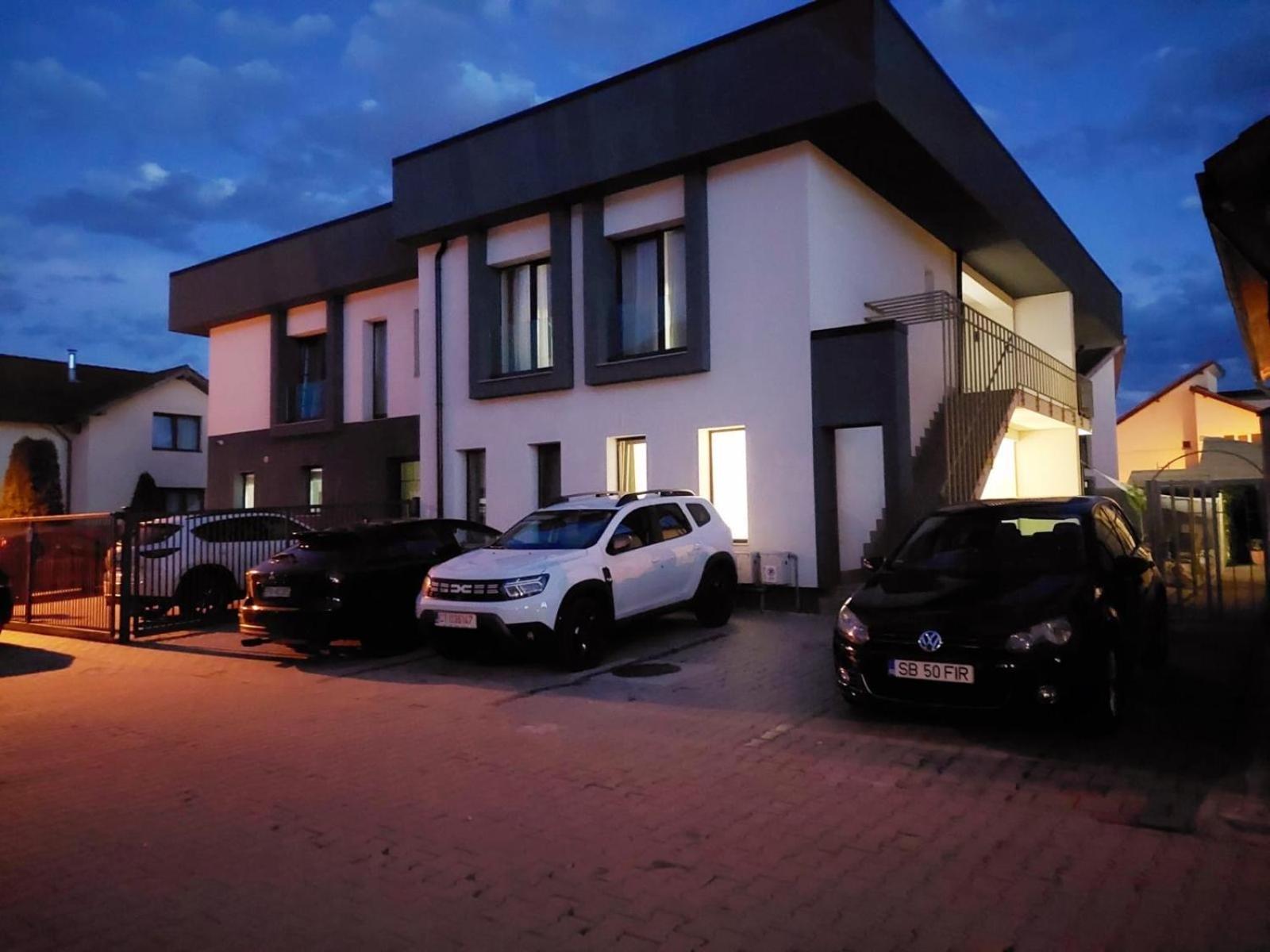 New House Sibiu Hotell Exteriör bild